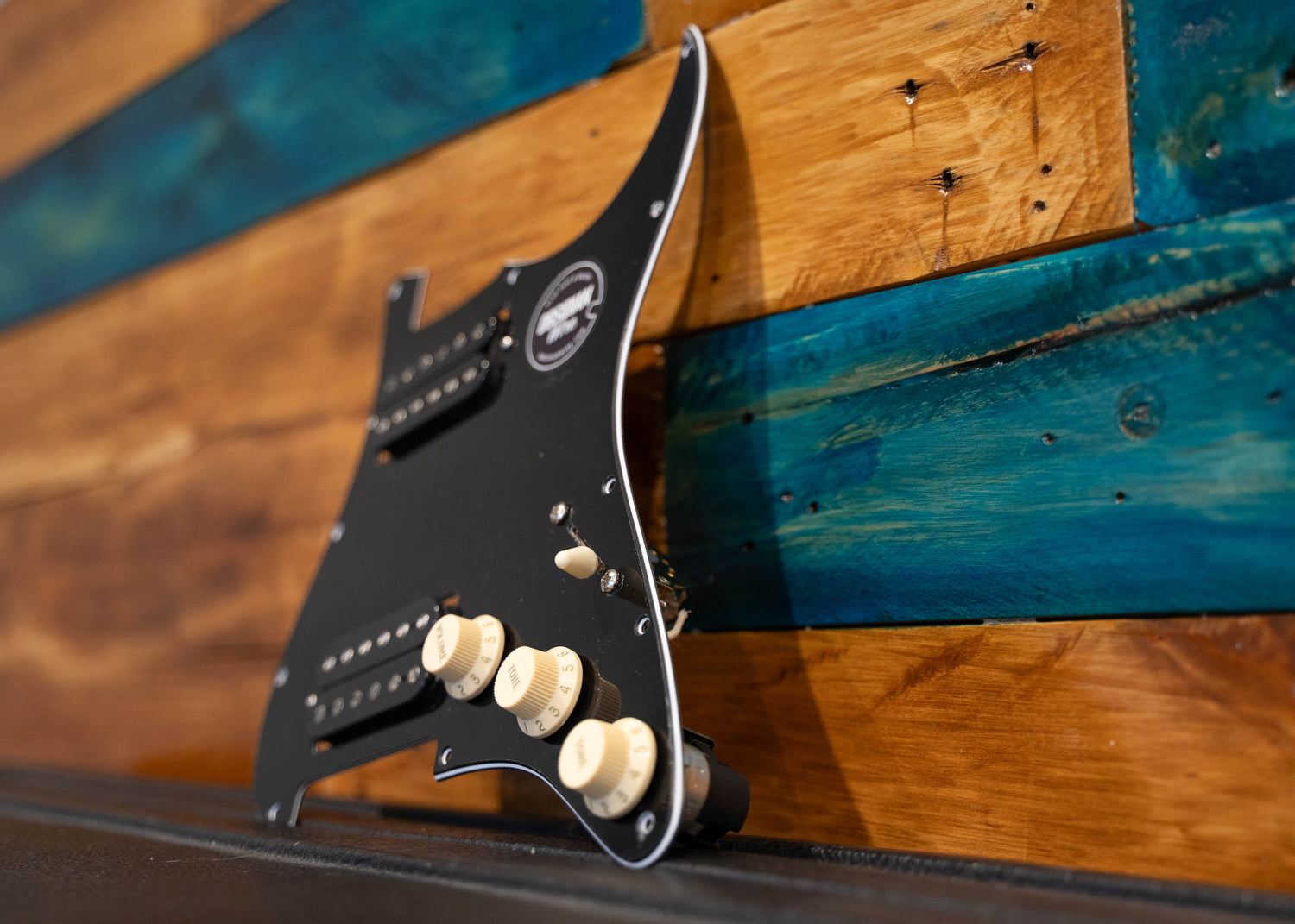 Custom Shop : Pickguard chargé HSS pour Strat®