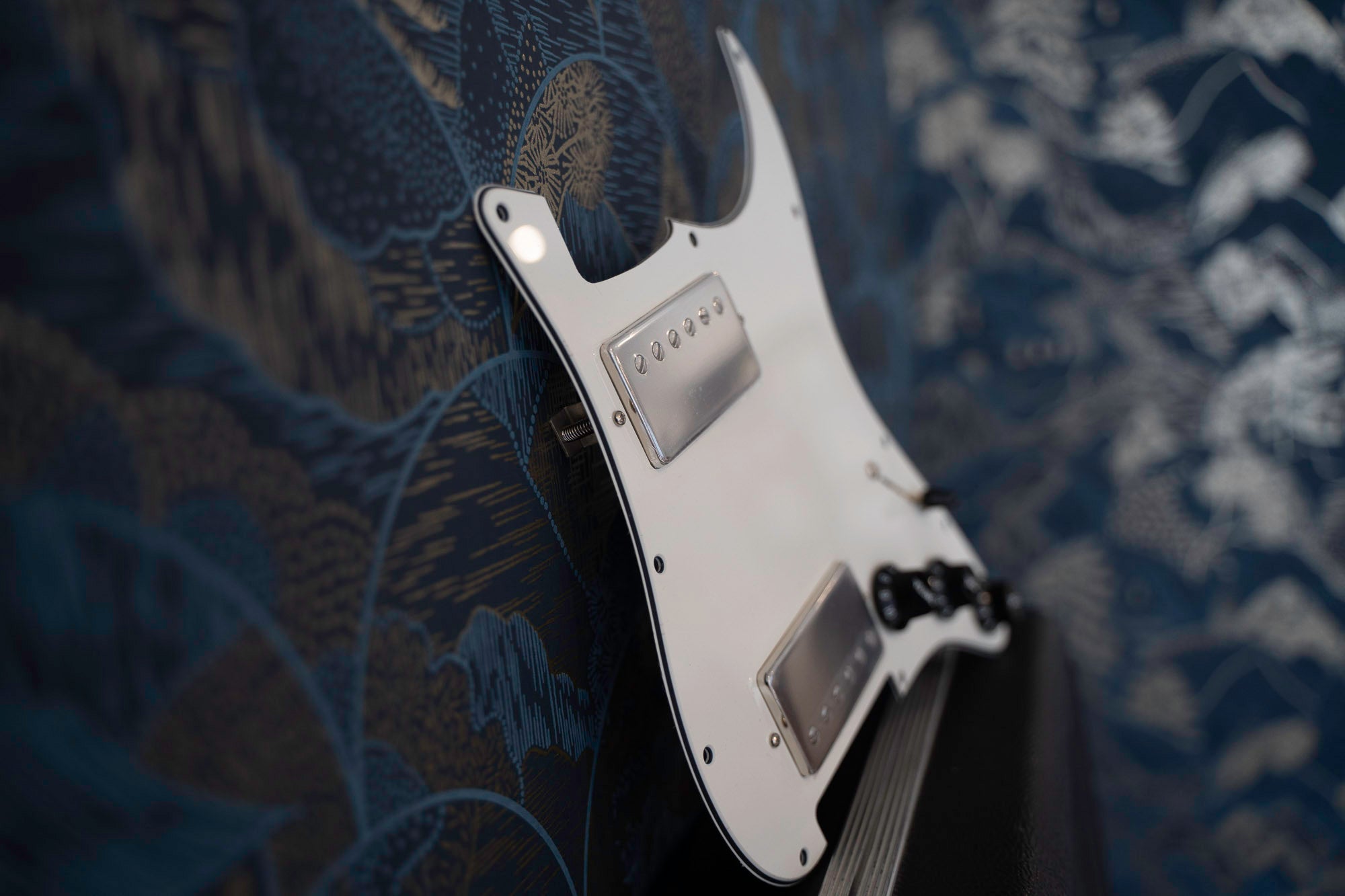 Custom Shop : Pickguard chargé HSS pour Strat®