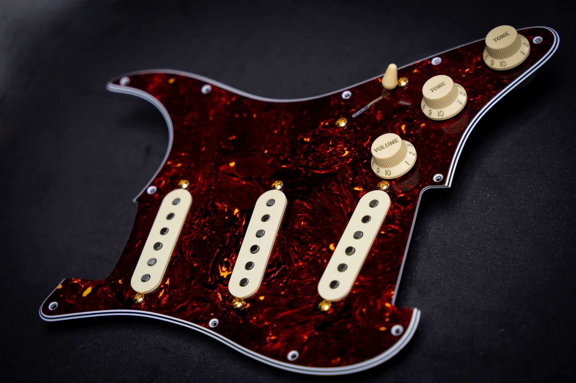Custom Works: Loaded Pickguard for Strat® (SSS)